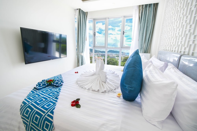 Imagen de la habitación del Hotel The Aristo Seaview Patong. Foto 3