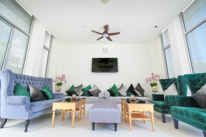 Imagen de los interiores del Hotel The Aristo Seaview Patong. Foto 16