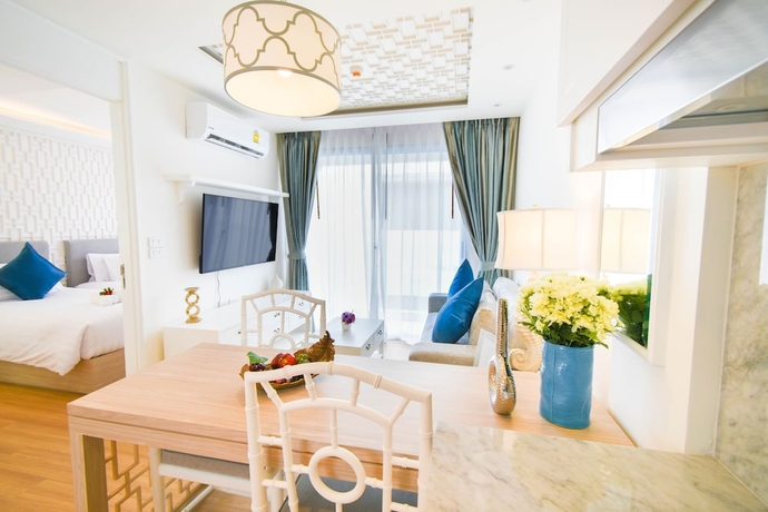 Imagen de la habitación del Hotel The Aristo Seaview Patong. Foto 14
