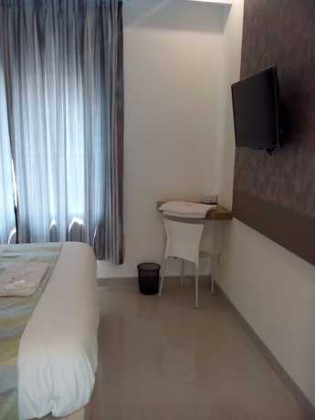 Imagen de la habitación del Hotel The Arizon At Malioboro. Foto 3