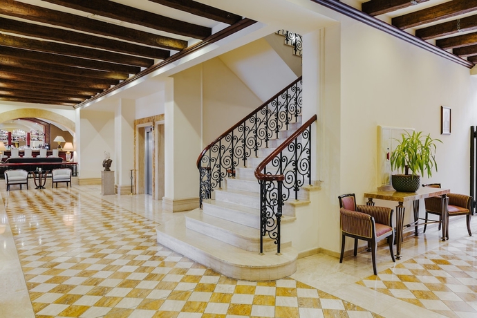 Imagen de los interiores del Hotel The Arkin Colony. Foto 14