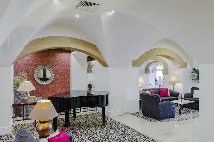 Imagen de los interiores del Hotel The Arkin Colony. Foto 15