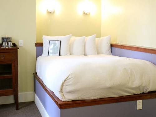 Imagen de la habitación del Hotel The Armstrong. Foto 1