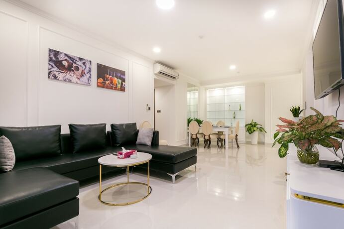 Imagen de la habitación del Hotel The Arrivals Saigon Royal. Foto 8