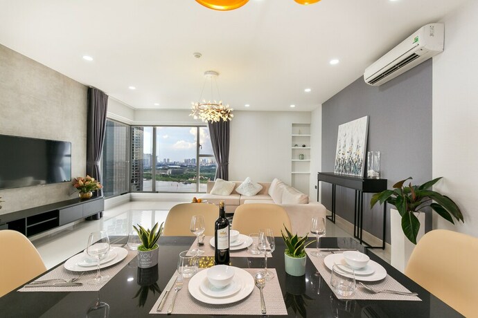 Imagen de la habitación del Hotel The Arrivals Saigon Royal. Foto 10
