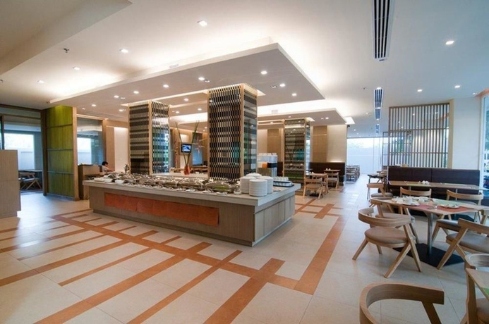 Imagen del bar/restaurante del Hotel The Ashlee Plaza Patong and Spa - Sha Plus. Foto 3