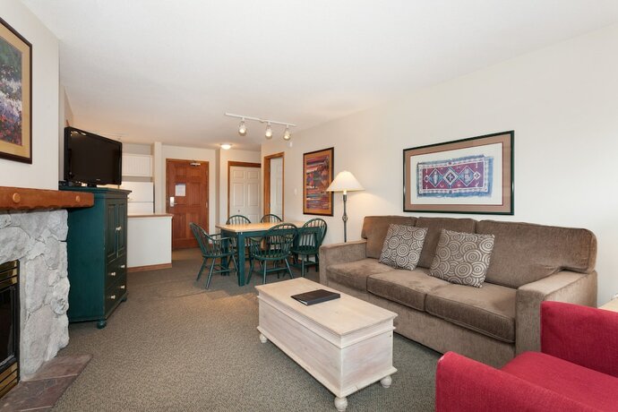Imagen de la habitación del Hotel The Aspens By Whistler Premier. Foto 11