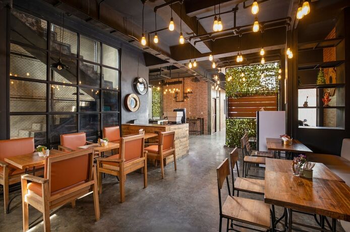 Imagen del bar/restaurante del Hotel The Aswana Seminyak. Foto 11