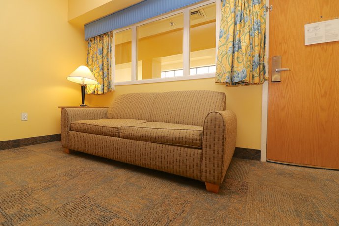 Imagen de la habitación del Hotel The Atrium Resort, Virginia Beach. Foto 10