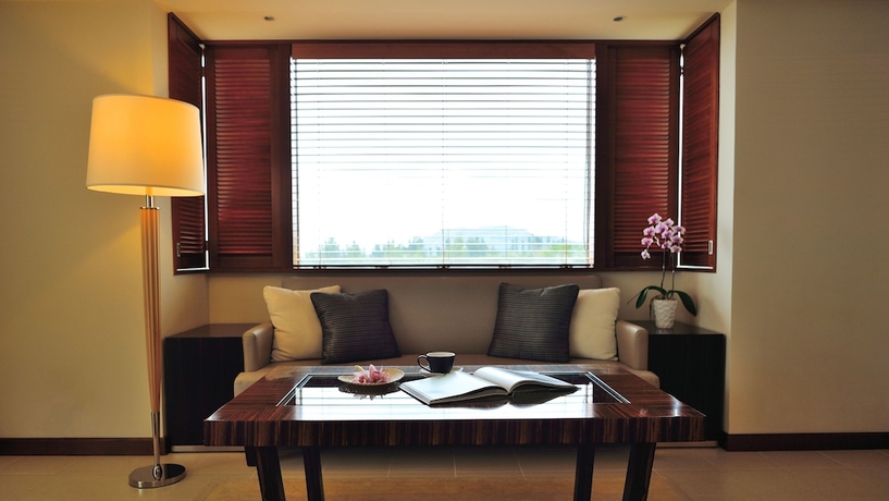 Imagen de la habitación del Hotel The Atta Terrace Club Towers. Foto 6