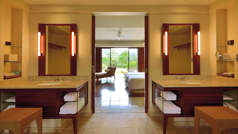 Imagen de la habitación del Hotel The Atta Terrace Club Towers. Foto 11