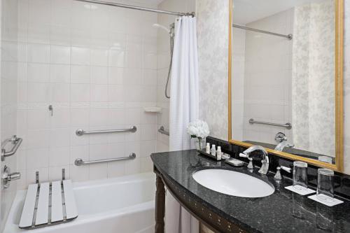 Imagen de la habitación del Hotel The Atterbury, Autograph Collection. Foto 20