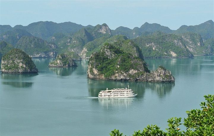 Imagen de los exteriores del Hotel The Au Co Cruises. Foto 14