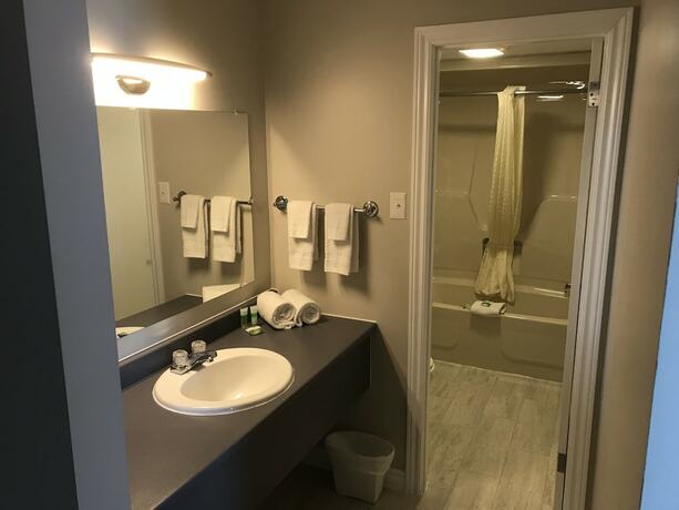Imagen general del Hotel The Auberge Inn. Foto 1
