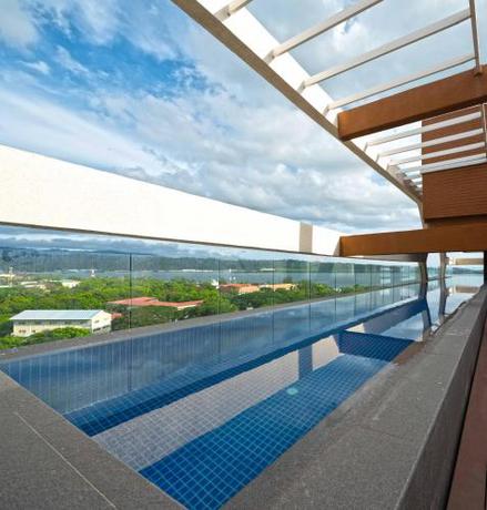 Imagen general del Hotel The Aurora Subic Managed By HII, Banicain. Foto 8