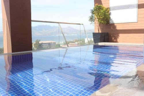 Imagen general del Hotel The Aurora Subic Managed By HII, Banicain. Foto 19