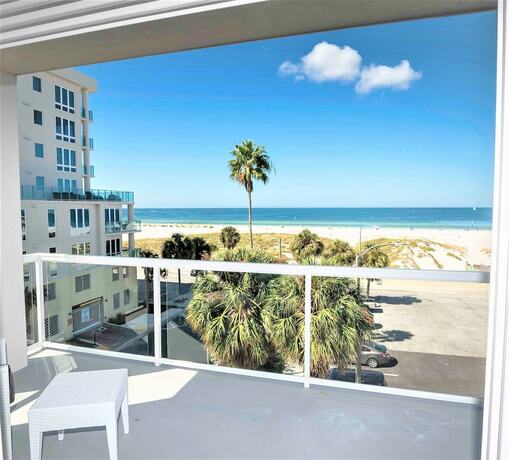 Imagen de la habitación del Hotel The Avalon Club. Foto 16