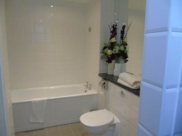 Imagen de la habitación del Hotel The Avenue. Foto 16