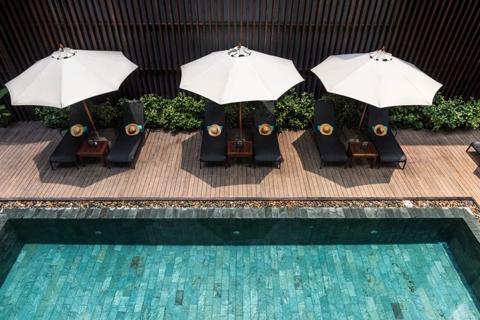 Imagen de la piscina del Hotel The Aviary. Foto 30