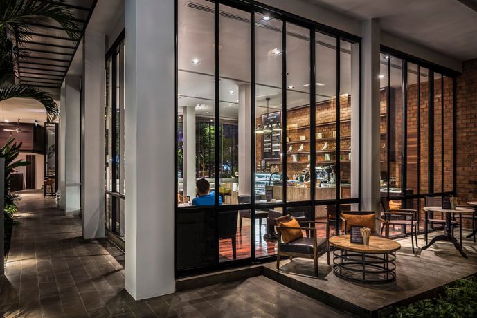 Imagen del bar/restaurante del Hotel The Aviary. Foto 2