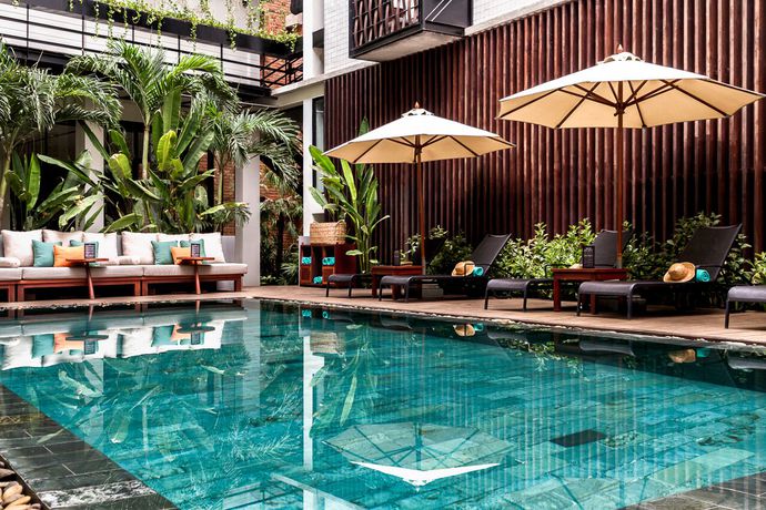 Imagen de la piscina del Hotel The Aviary. Foto 31