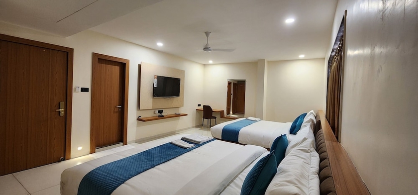 Imagen de la habitación del Hotel The Avirajan. Foto 5