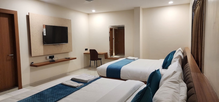 Imagen de la habitación del Hotel The Avirajan. Foto 6