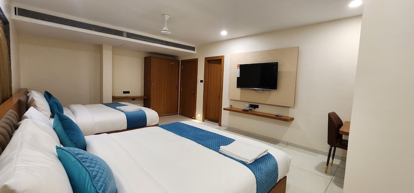 Imagen de la habitación del Hotel The Avirajan. Foto 10