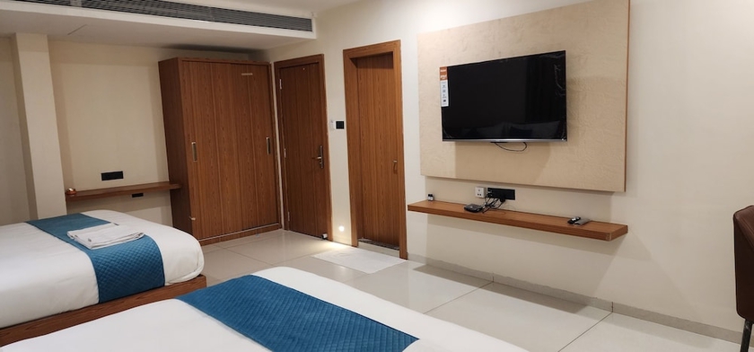 Imagen de la habitación del Hotel The Avirajan. Foto 11