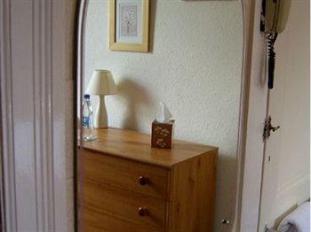 Imagen de la habitación del Hotel The Avondale. Foto 7