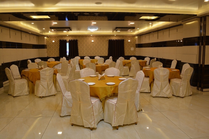 Imagen general del Hotel The Avr Hotels and Banquets. Foto 2