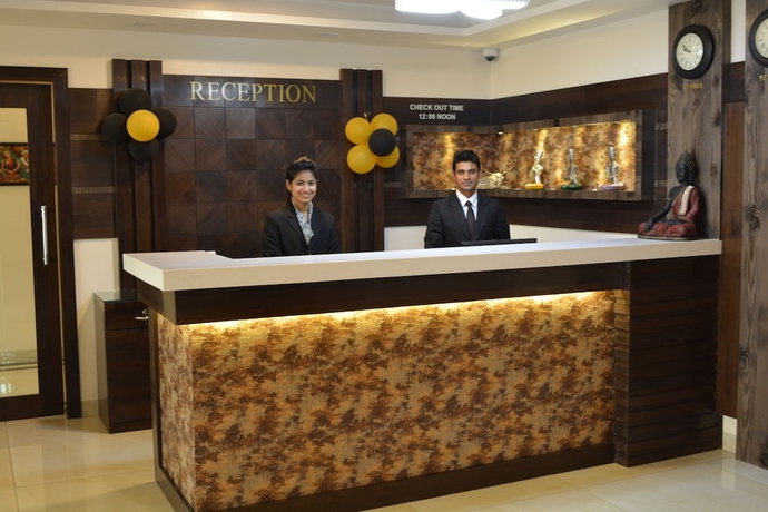 Imagen de los interiores del Hotel The Avr Hotels and Banquets. Foto 16