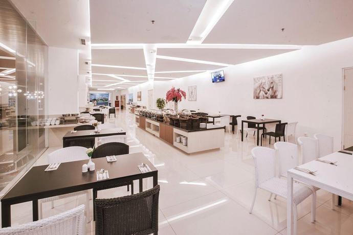 Imagen del bar/restaurante del Hotel The Azana Airport Semarang. Foto 4