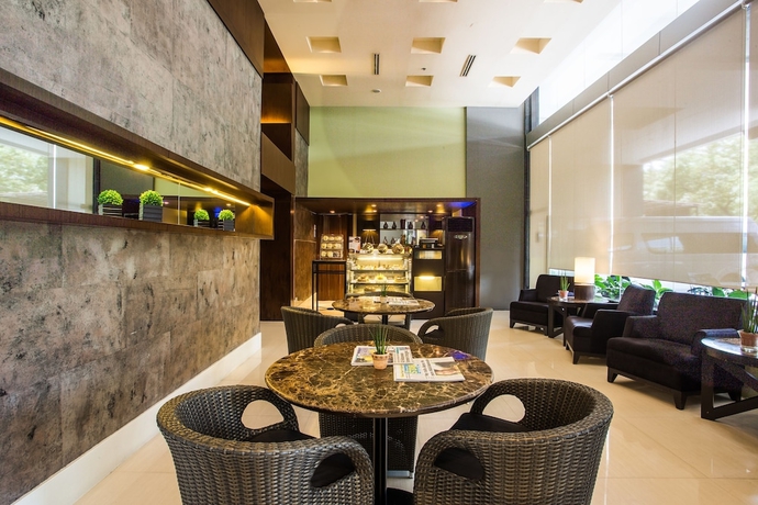 Imagen del bar/restaurante del Hotel The B. Foto 5