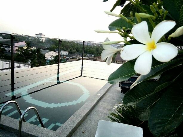 Imagen de la piscina del Hotel The B Ranong Trend. Foto 38