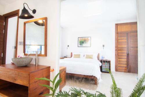 Imagen de la habitación del Hotel The B Resort. Foto 8
