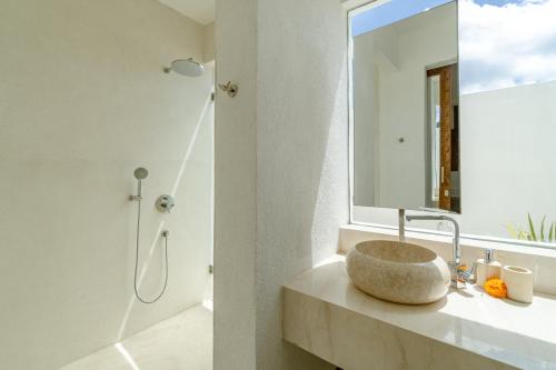 Imagen general del Hotel The Balangan Uluwatu - 2min to Beach & 5min to Bali\'s Best Golf. Foto 10