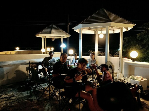 Imagen de la habitación del Hotel The Balcony At Chao Samran. Foto 10