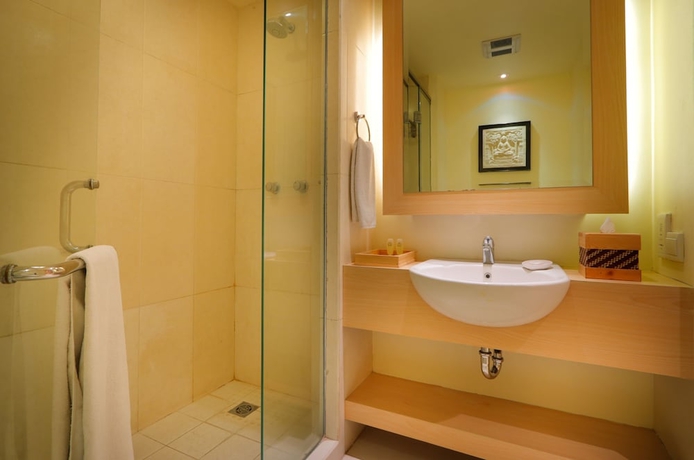 Imagen de la habitación del Hotel The Bali Bay View Suites and Villas. Foto 10