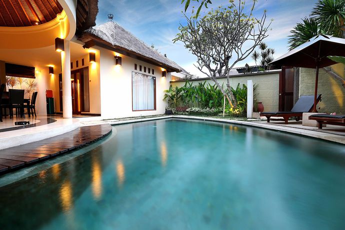 Imagen de la piscina del Hotel The Bali Bill Villa. Foto 19