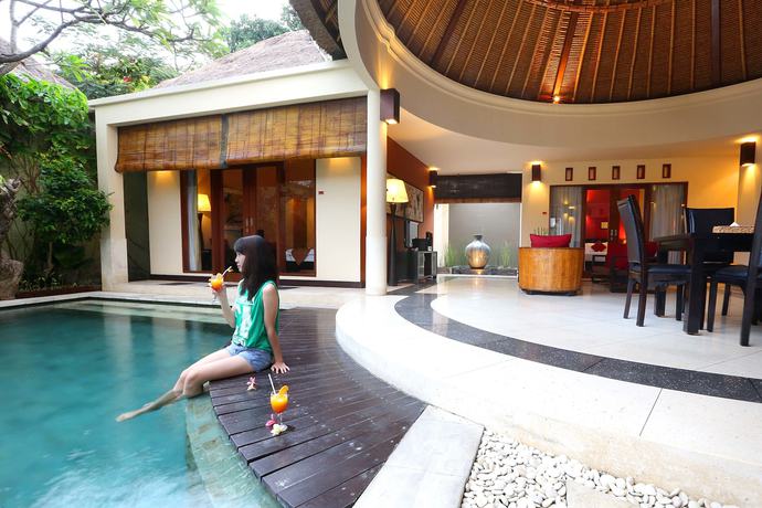 Imagen de la piscina del Hotel The Bali Bill Villa. Foto 20