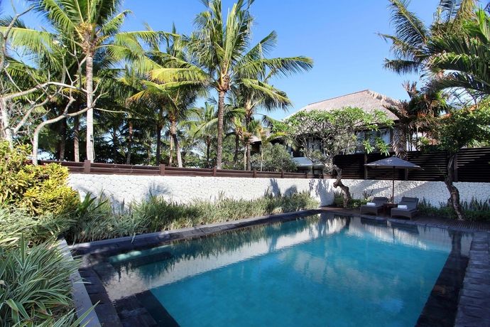 Imagen de la piscina del Hotel The Bali Khama. Foto 14
