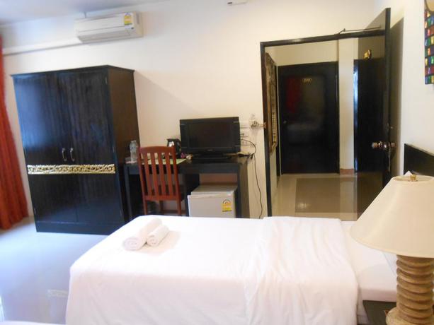 Imagen general del Hotel The Bang Khun Phrom Suites. Foto 10