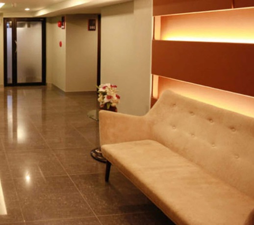 Imagen de los interiores del Hotel The Bangkok Major Suite. Foto 19
