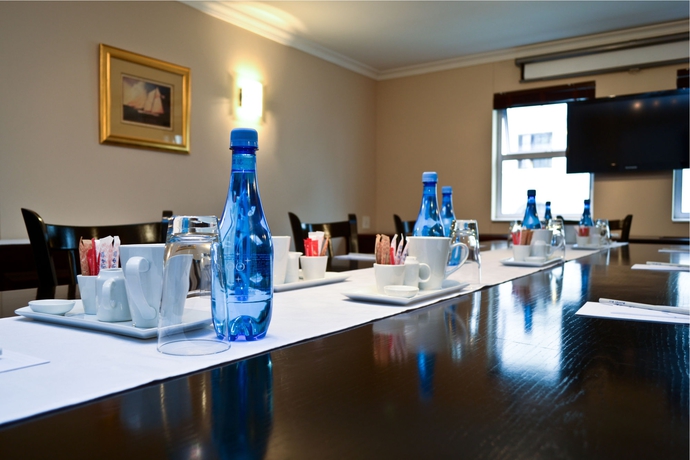 Imagen de los interiores del Hotel The Bantry Bay Aparthotel by Totalstay. Foto 7