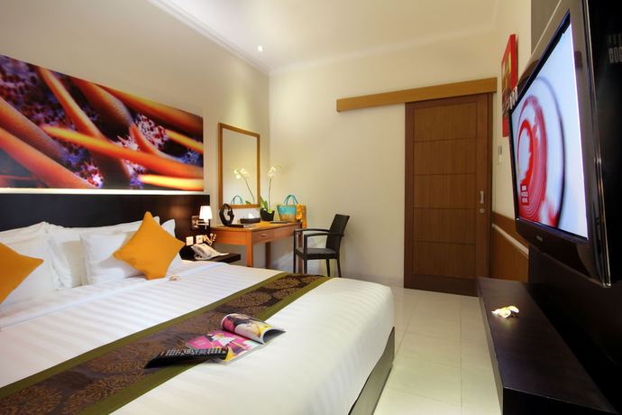Imagen de la habitación del Hotel The Banyumas Villa. Foto 4
