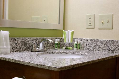 Imagen de la habitación del Hotel The Barclay Towers Resort. Foto 5