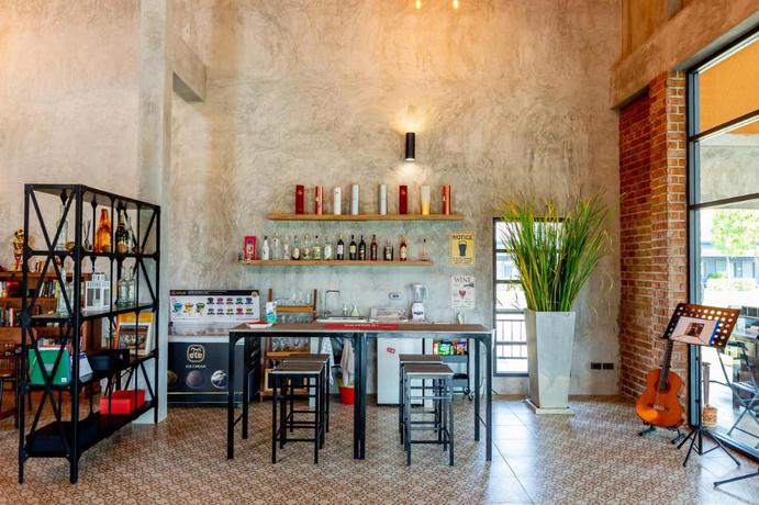 Imagen del bar/restaurante del Hotel The Barn Hua Hin. Foto 7