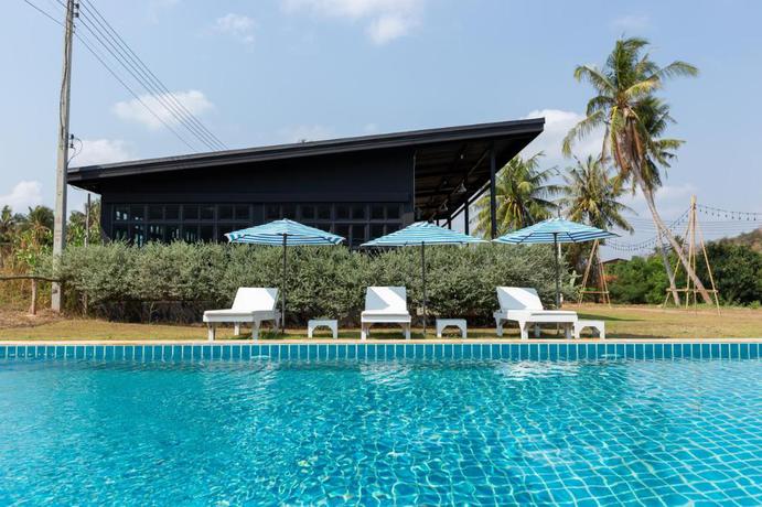 Imagen de la piscina del Hotel The Barn Hua Hin. Foto 20