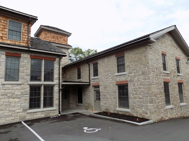 Imagen de los exteriores del Hotel The Barracks Inn. Foto 8